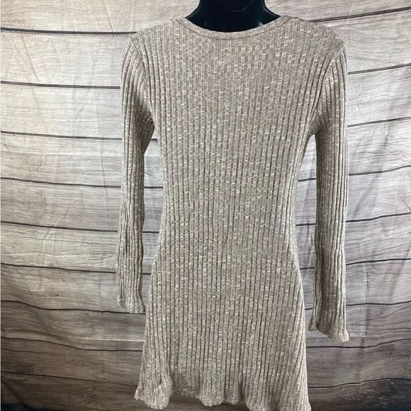 Ladies size small dress by Daytrip - Picture 3 of 10